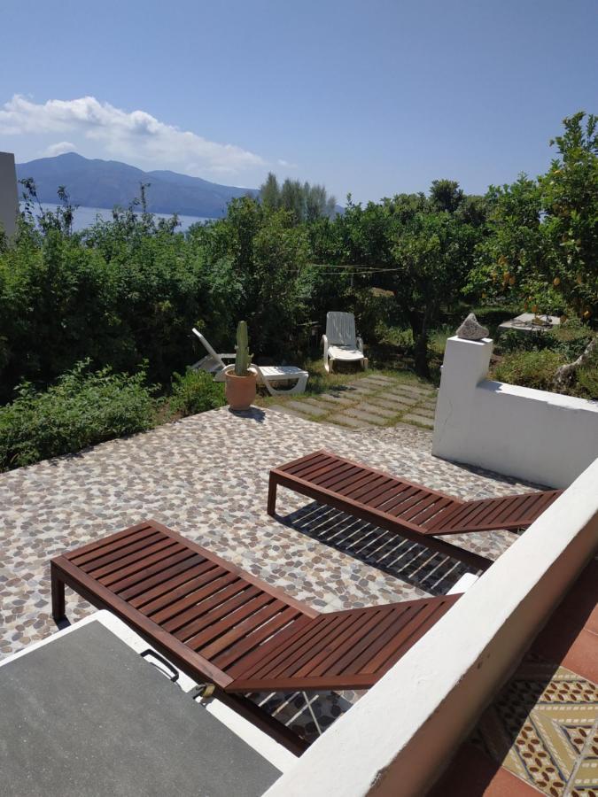 Villetta Punta Granata Santa Marina Salina Exterior photo
